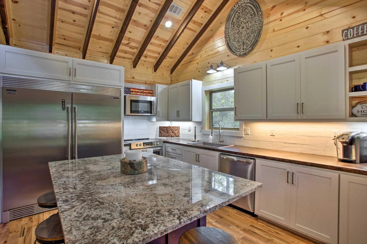 Luxe Broken Bow Cabin Game Room, Fire Pit And Deck! Exterior photo