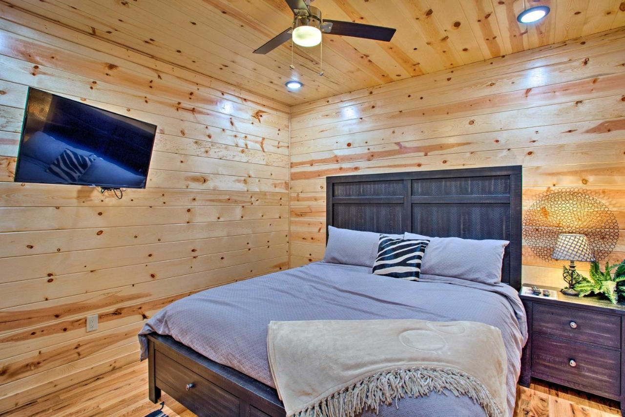 Luxe Broken Bow Cabin Game Room, Fire Pit And Deck! Exterior photo