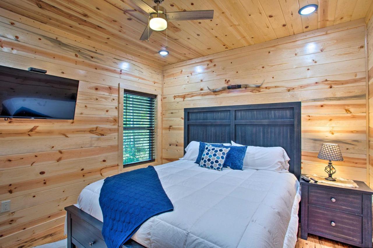 Luxe Broken Bow Cabin Game Room, Fire Pit And Deck! Exterior photo