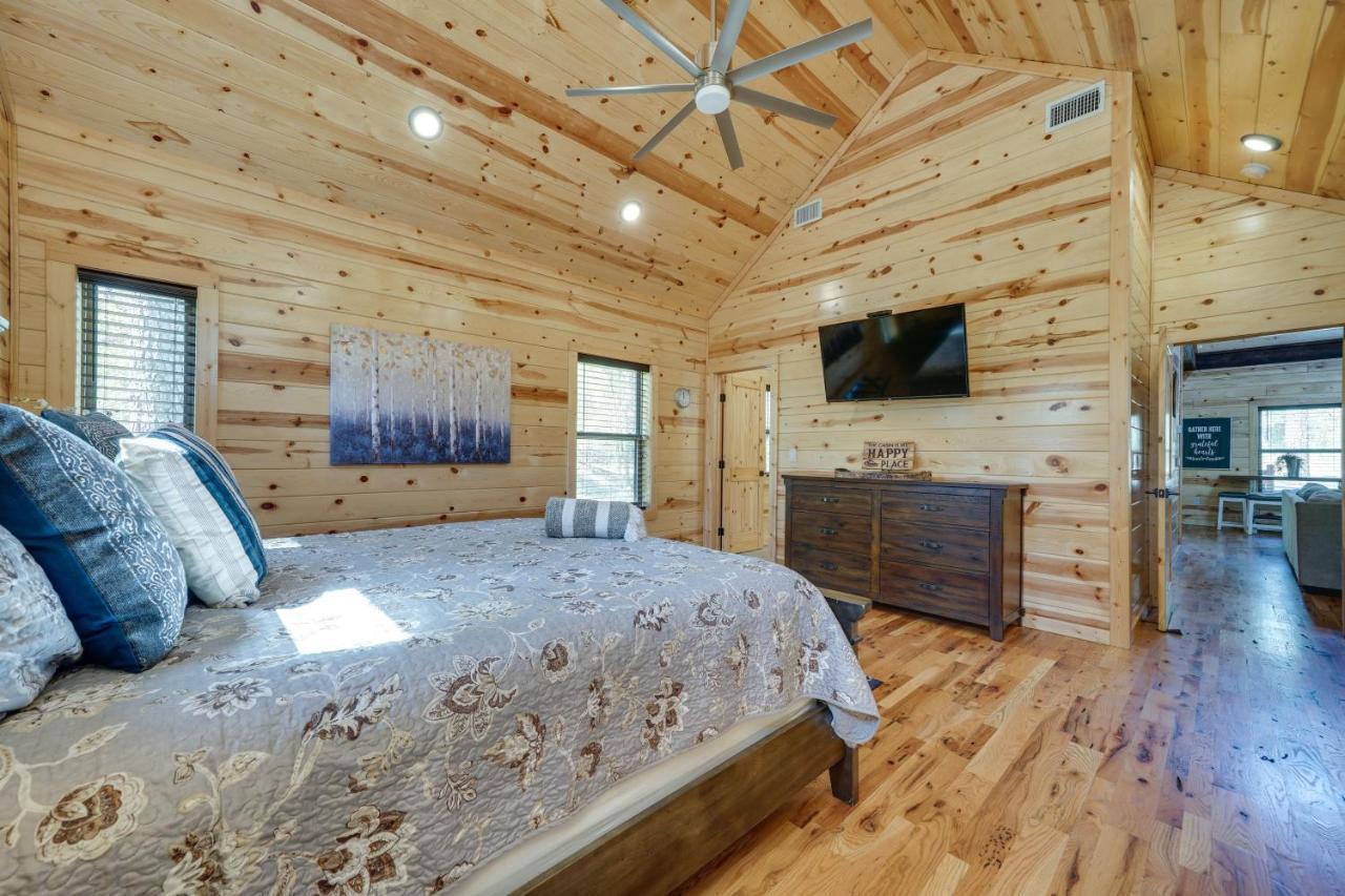 Luxe Broken Bow Cabin Game Room, Fire Pit And Deck! Exterior photo